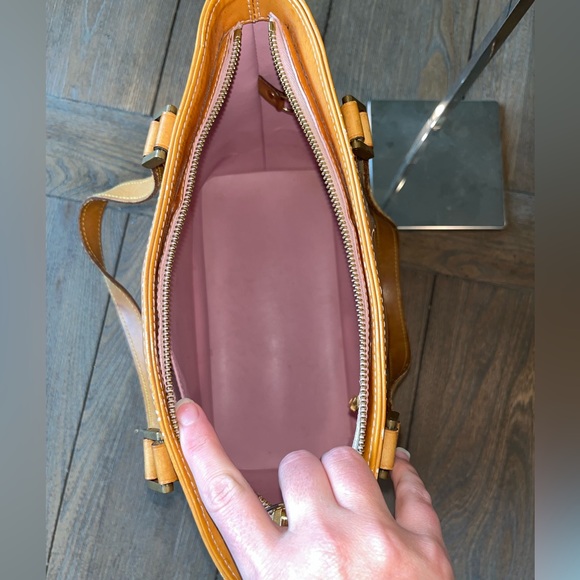 Authentic Louis Vuitton Vernis Tote - Picture 6 of 14